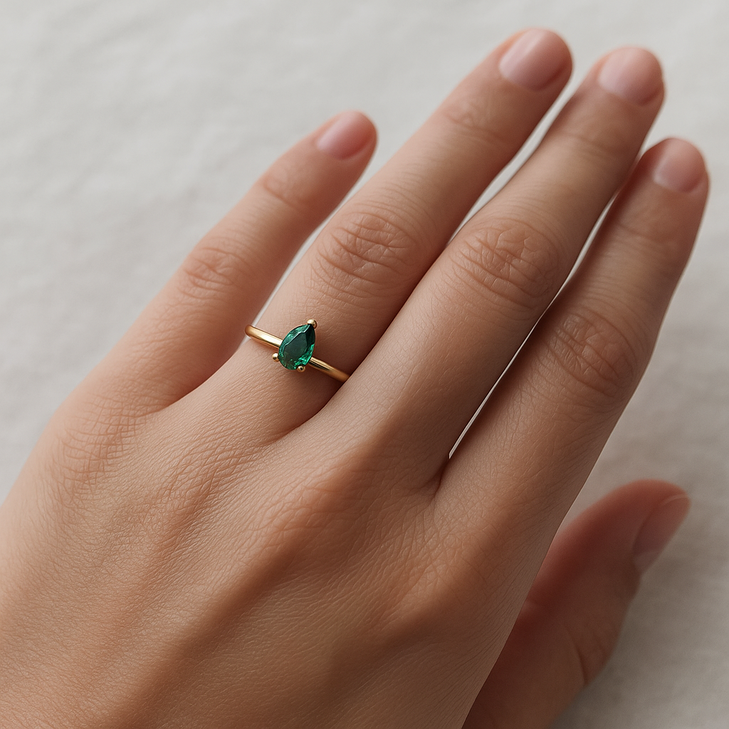 Bague Goutte d’Émeraude – Élégance fluide