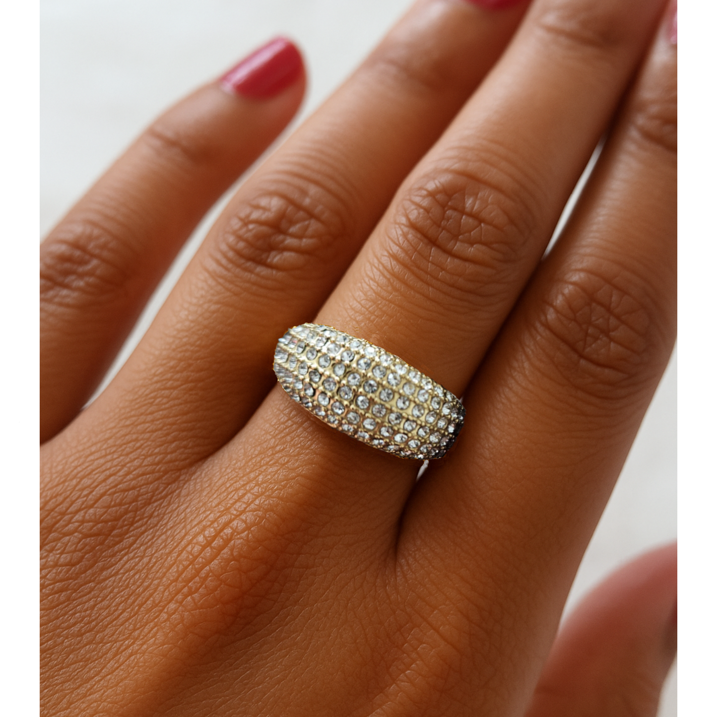 Bague Cocktail – L’éclat au bout des doigts