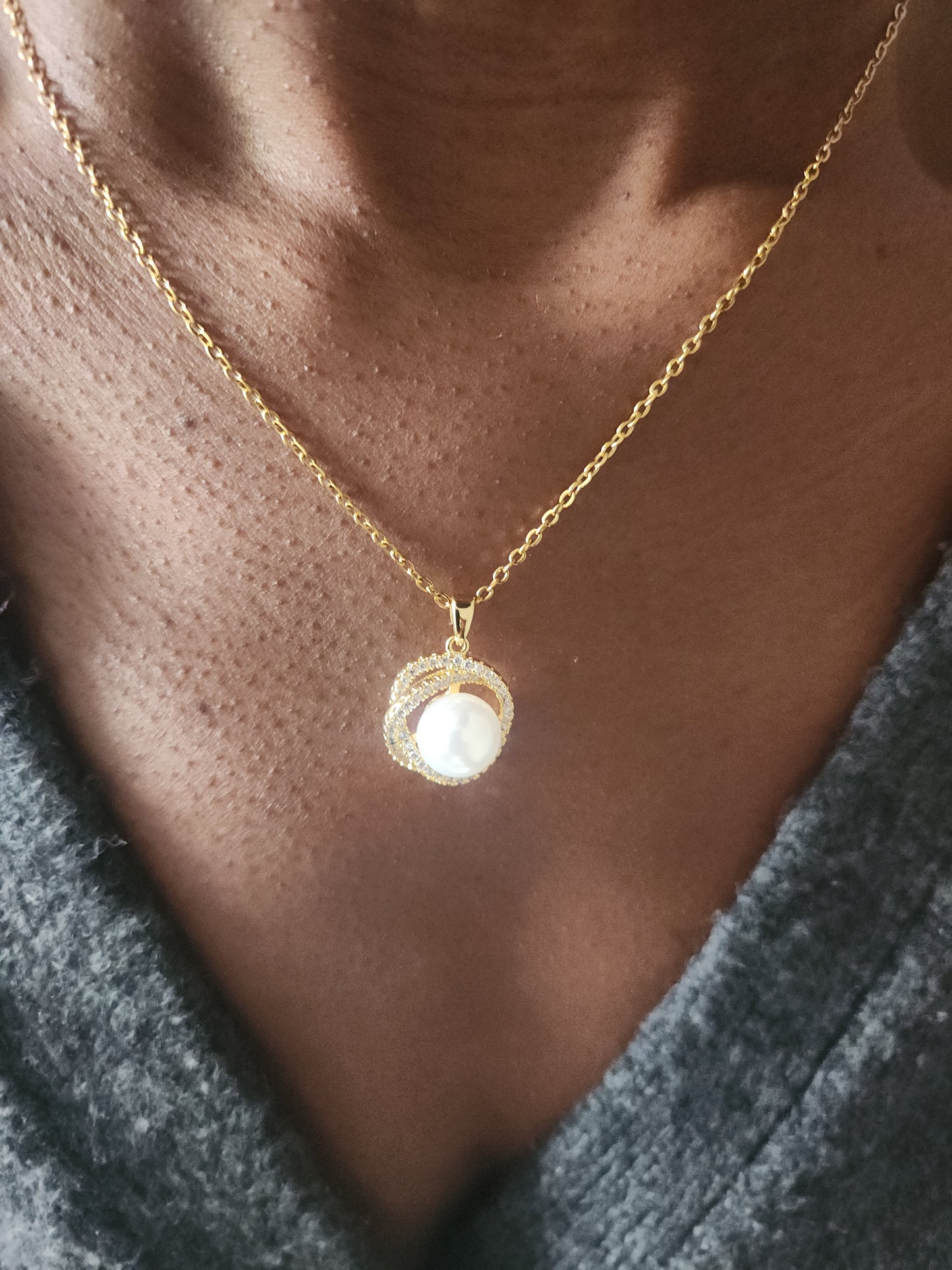 Collier perle et diamants zircon