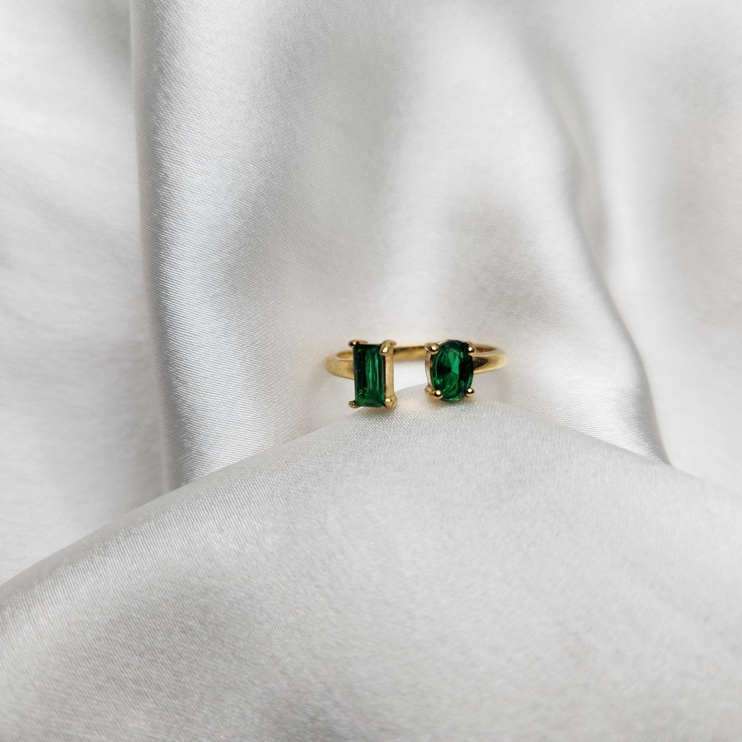 Bague Anneau ouvert avec pierres